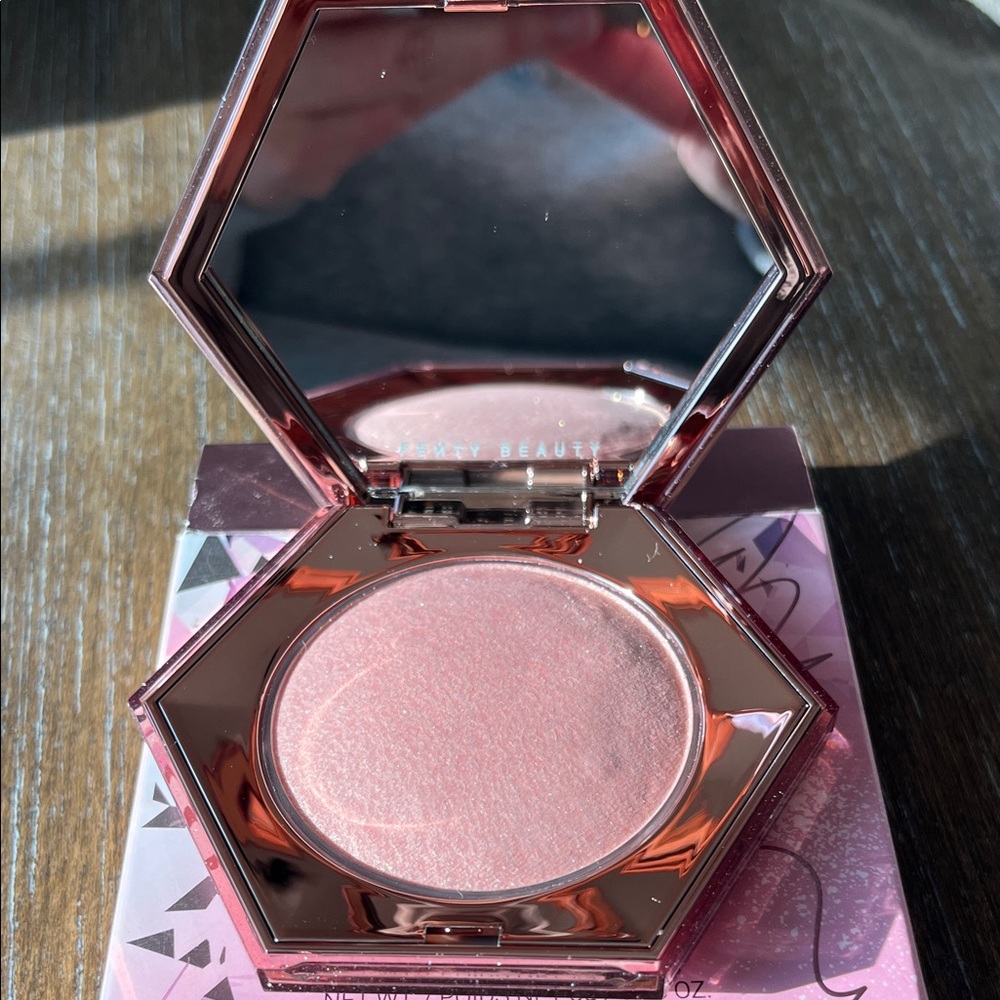 NEW Fenty Beauty Diamond Bomb Highlighter - Rose Rave